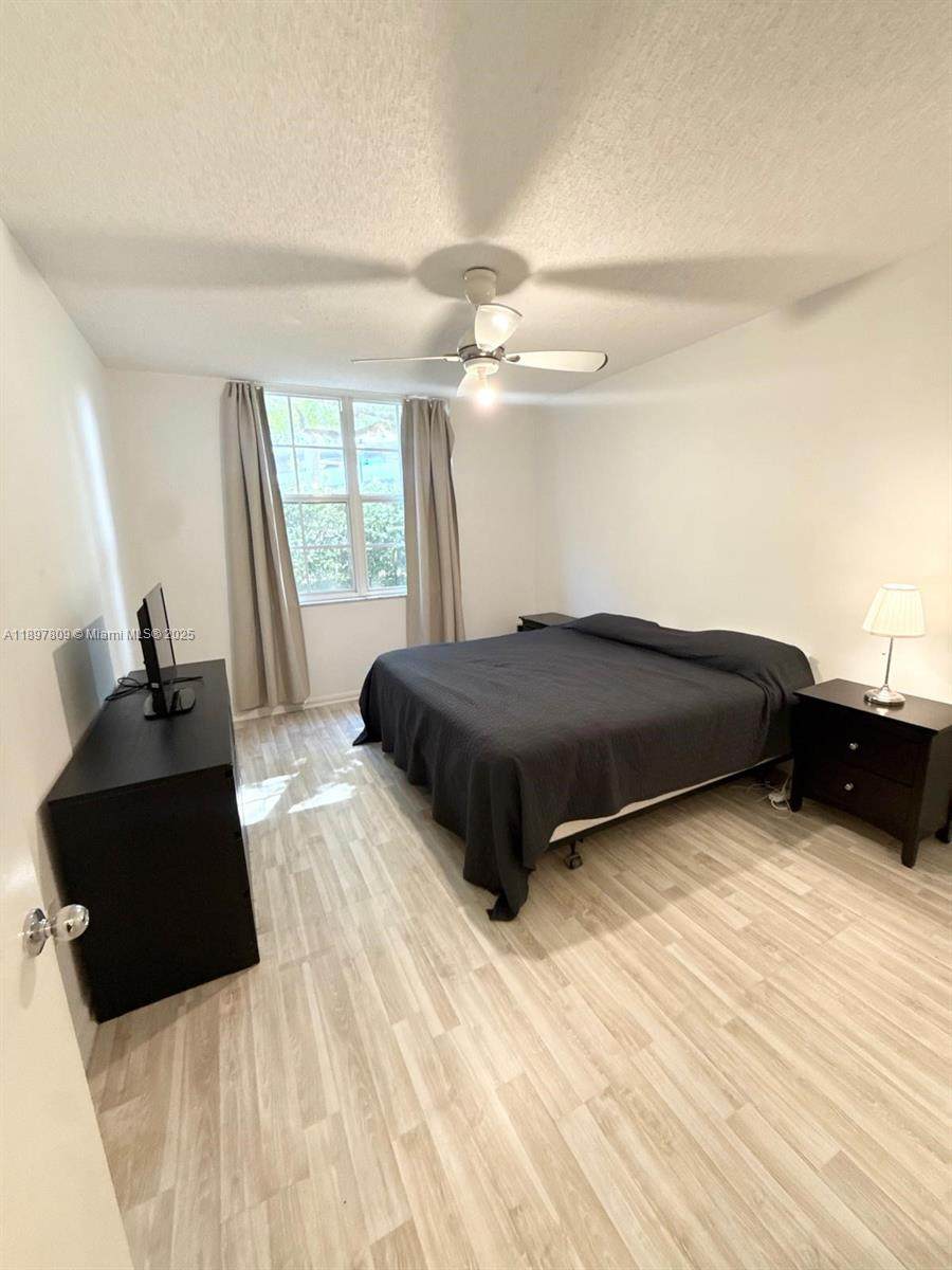 19501 Country Club Dr - Photo 1