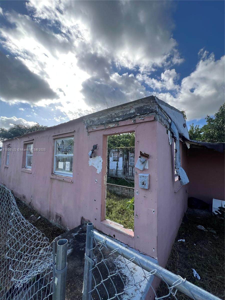 https://bt-photos.global.ssl.fastly.net/miami/orig_boomver_1_A11898103-2.jpg