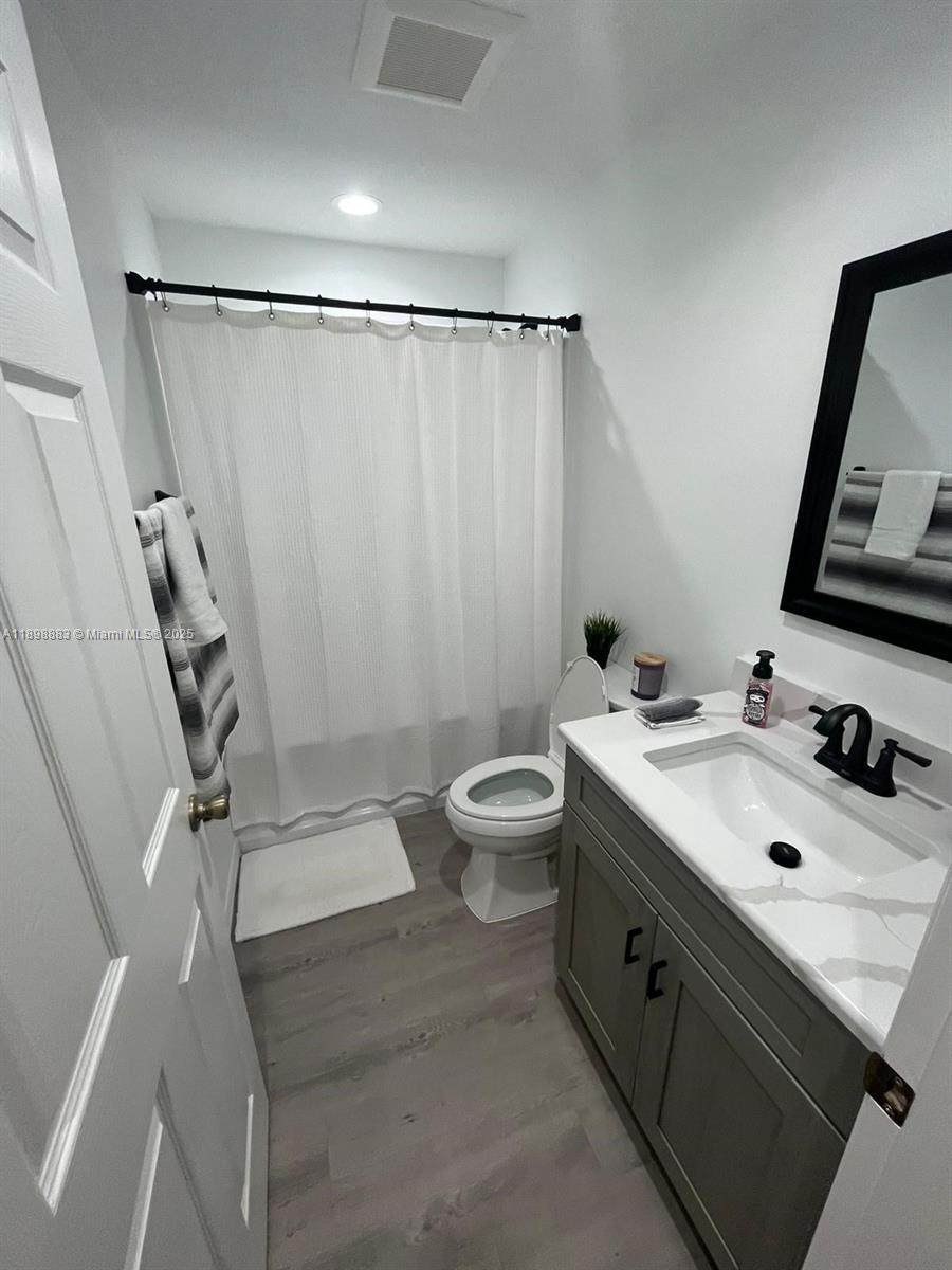 https://bt-photos.global.ssl.fastly.net/miami/orig_boomver_1_A11898883-2.jpg