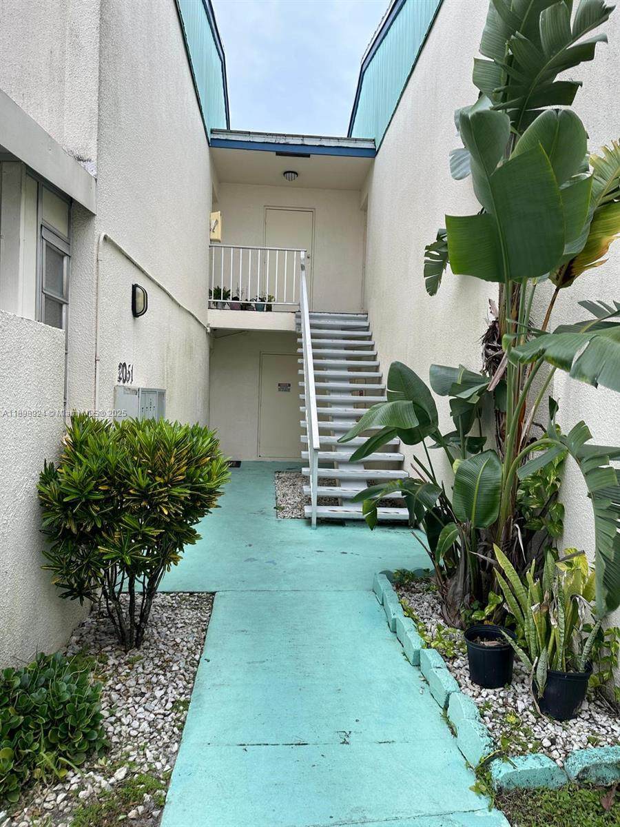 https://bt-photos.global.ssl.fastly.net/miami/1280_boomver_1_A11898924-2.jpg