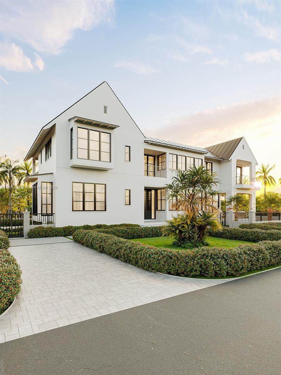 5262 La Gorce Dr - Photo 1