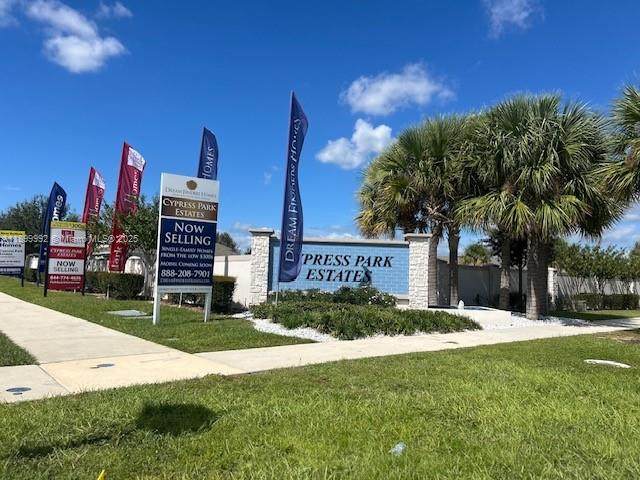 271 Bottle Brush Dr - Photo 1