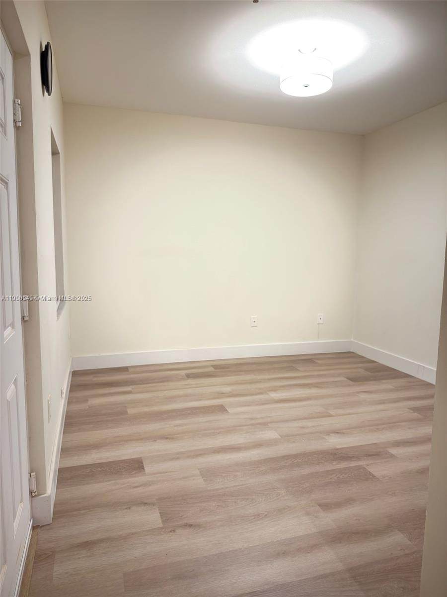 1930 2nd St - Photo 1