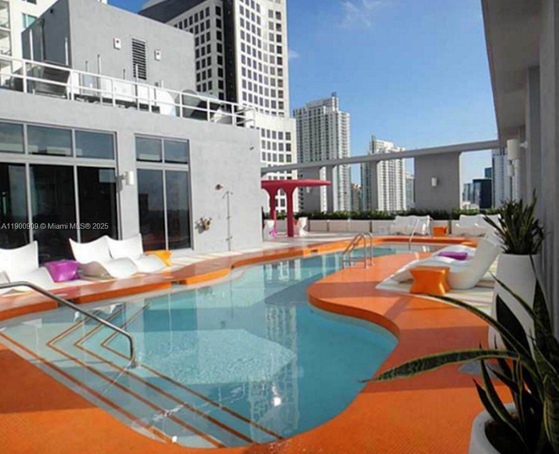 https://bt-photos.global.ssl.fastly.net/miami/orig_boomver_1_A11900909-2.jpg