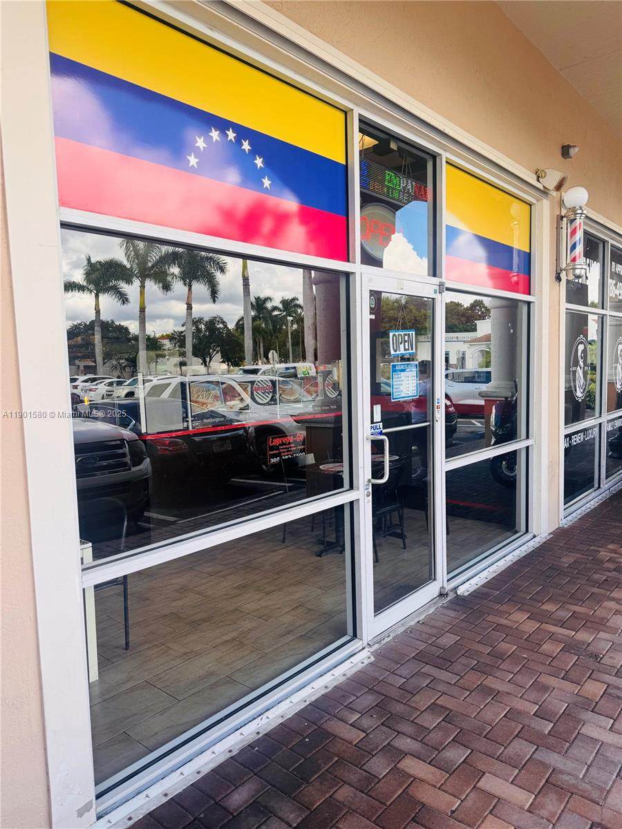 Latin Restaurant For Sale In West Kendall - Photo 1