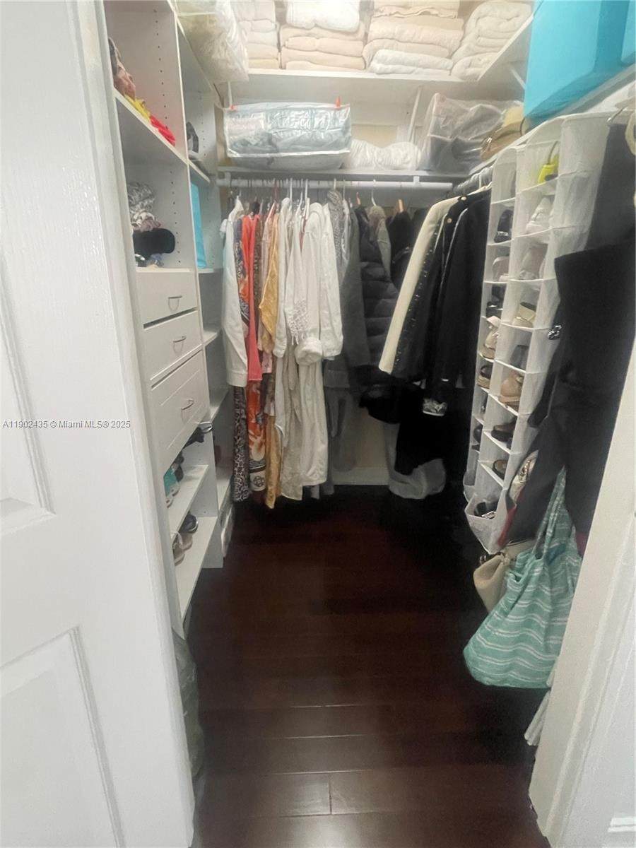 https://bt-photos.global.ssl.fastly.net/miami/orig_boomver_1_A11902435-2.jpg