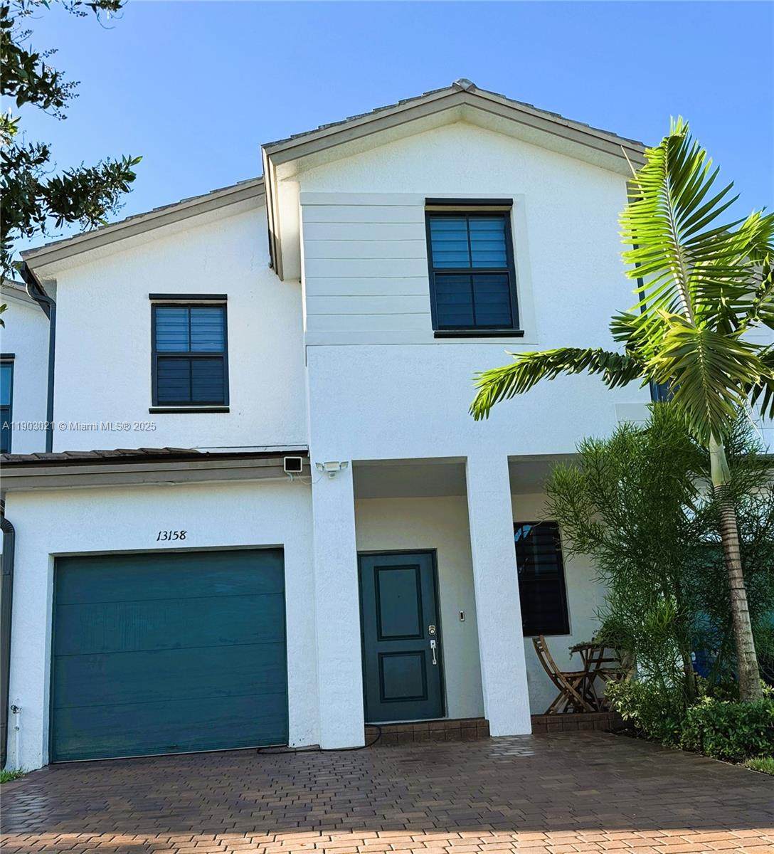 13158 233rd St - Photo 1