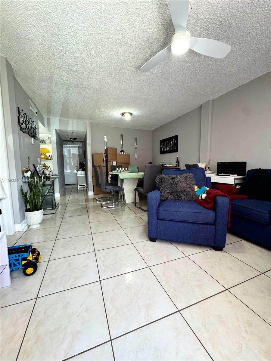 https://bt-photos.global.ssl.fastly.net/miami/orig_boomver_1_A11903380-2.jpg