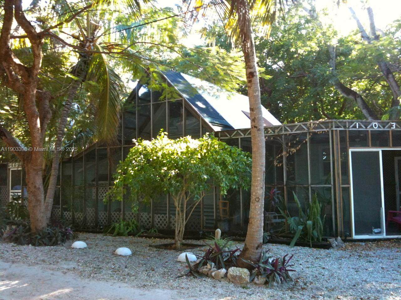 https://bt-photos.global.ssl.fastly.net/miami/orig_boomver_1_A11903398-2.jpg