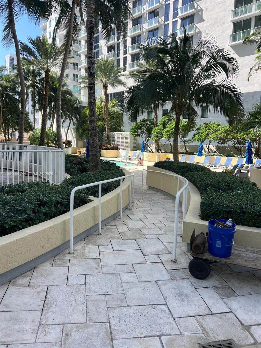 https://bt-photos.global.ssl.fastly.net/miami/orig_boomver_1_A11904456-2.jpg