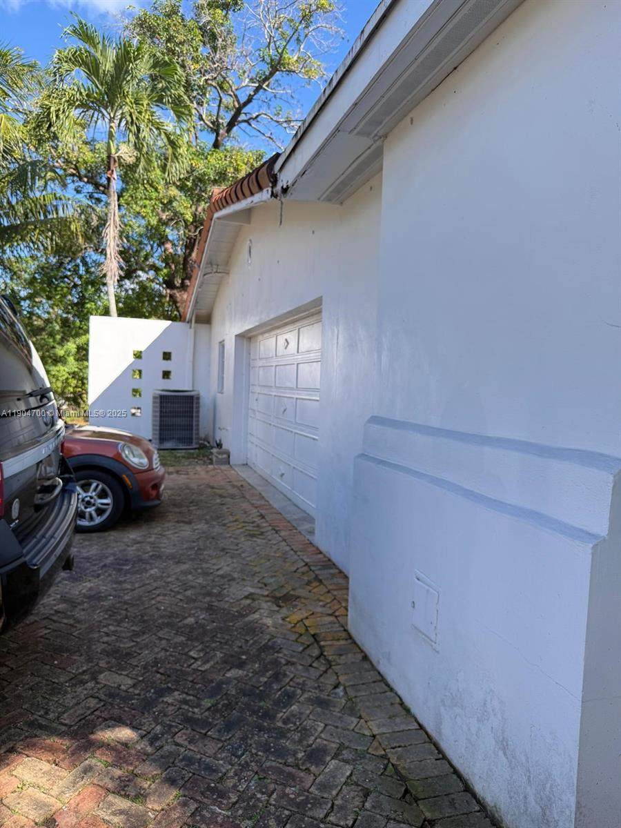 5600 74th Ct - Photo 1
