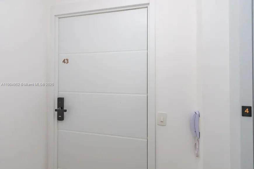 https://bt-photos.global.ssl.fastly.net/miami/orig_boomver_1_A11904952-2.jpg