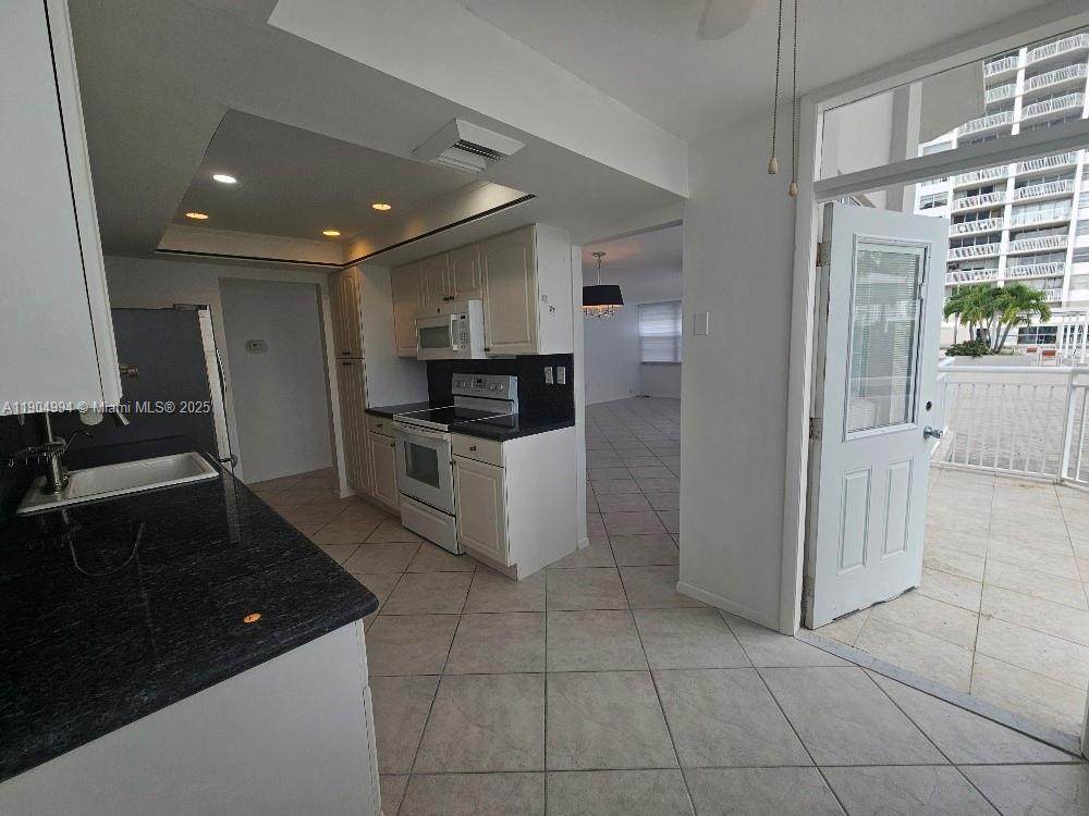 18041 Biscayne Blvd - Photo 1