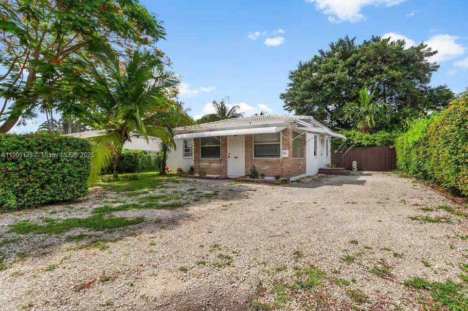 402 102nd St - Photo 1