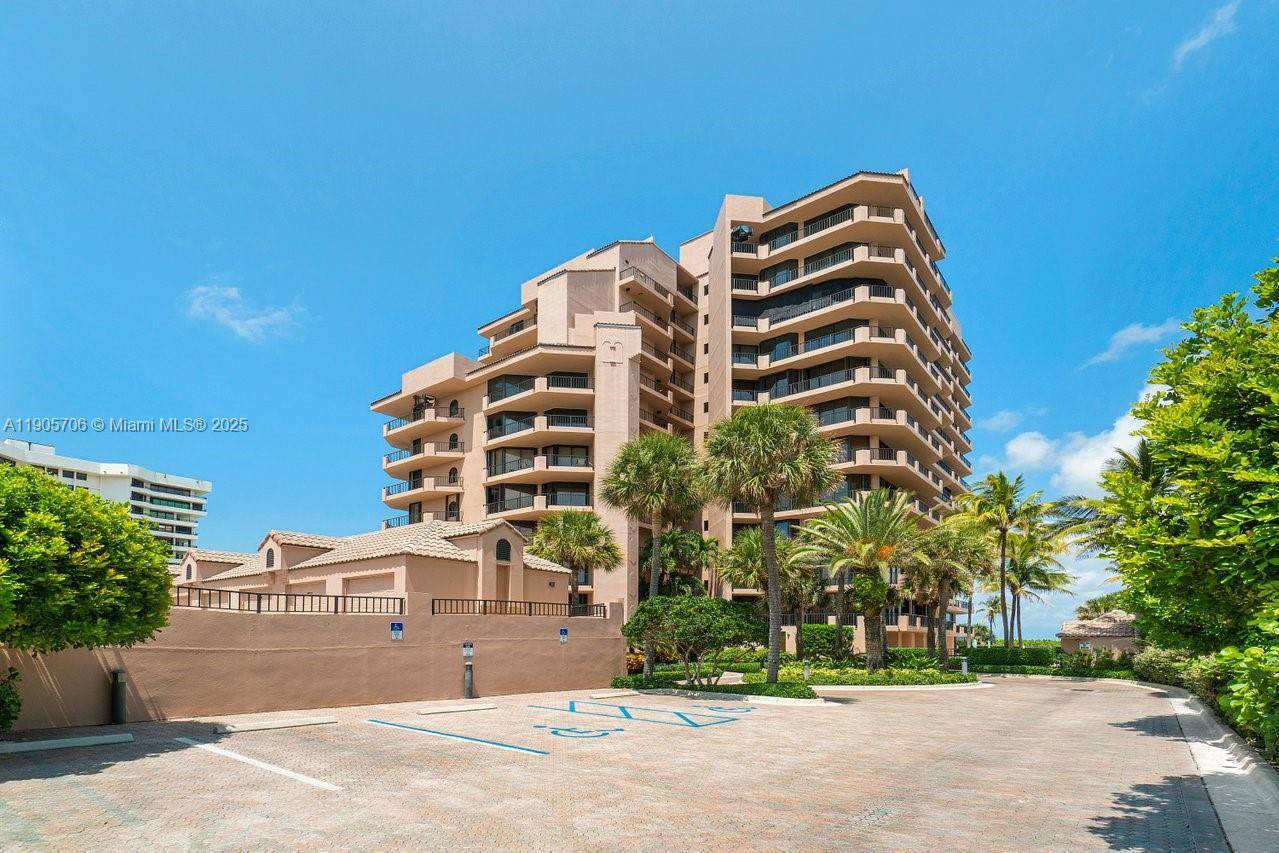 530 Ocean Dr - Photo 1