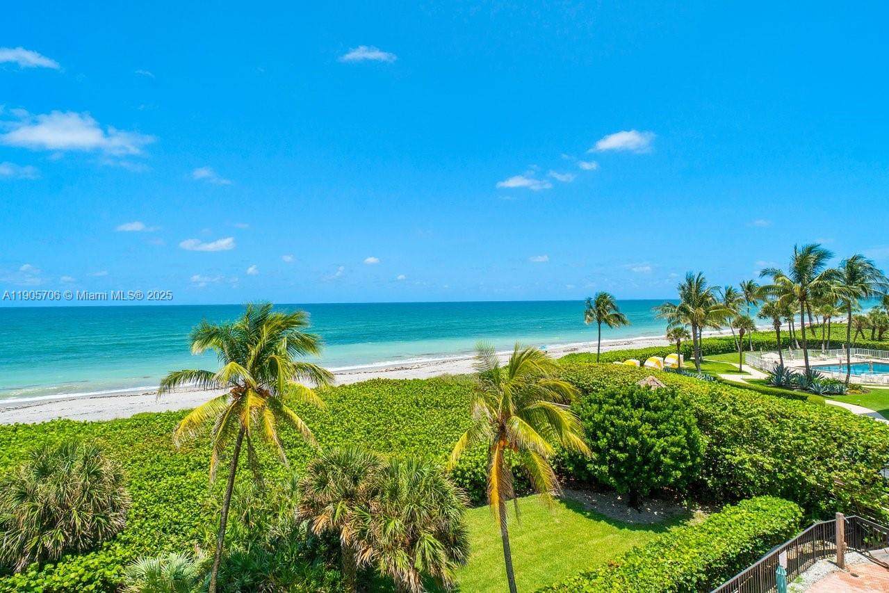 https://bt-photos.global.ssl.fastly.net/miami/orig_boomver_1_A11905706-2.jpg