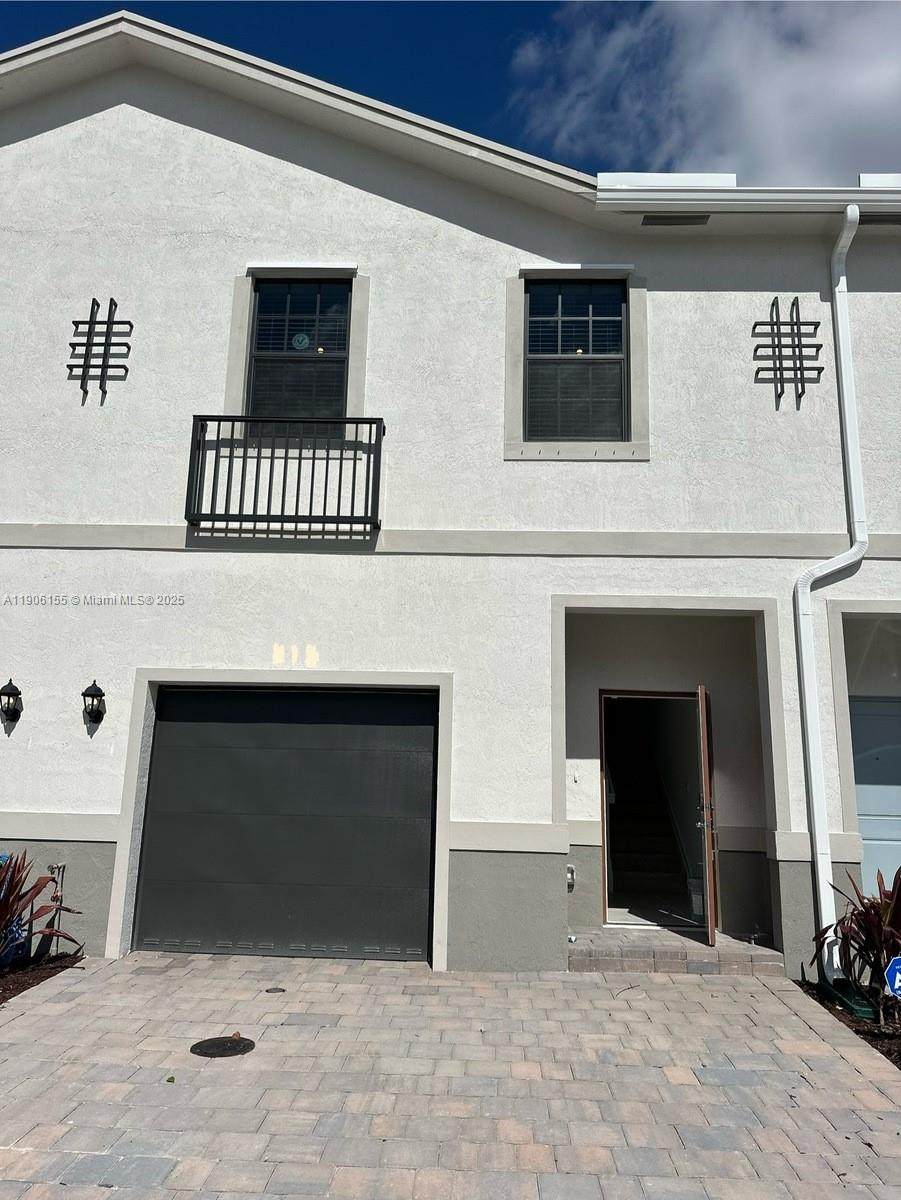 815 11th Way - Photo 1