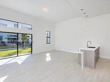 4500 8th Pl - Photo 1