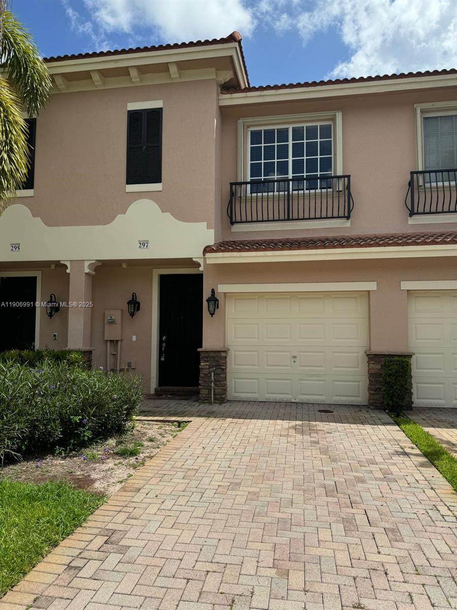 297 Las Brisas Cir - Photo 1