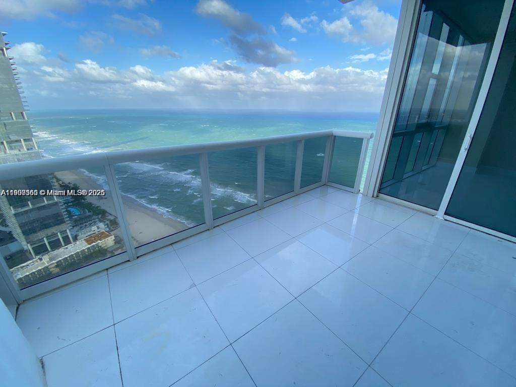 18201 Collins Ave - Photo 1