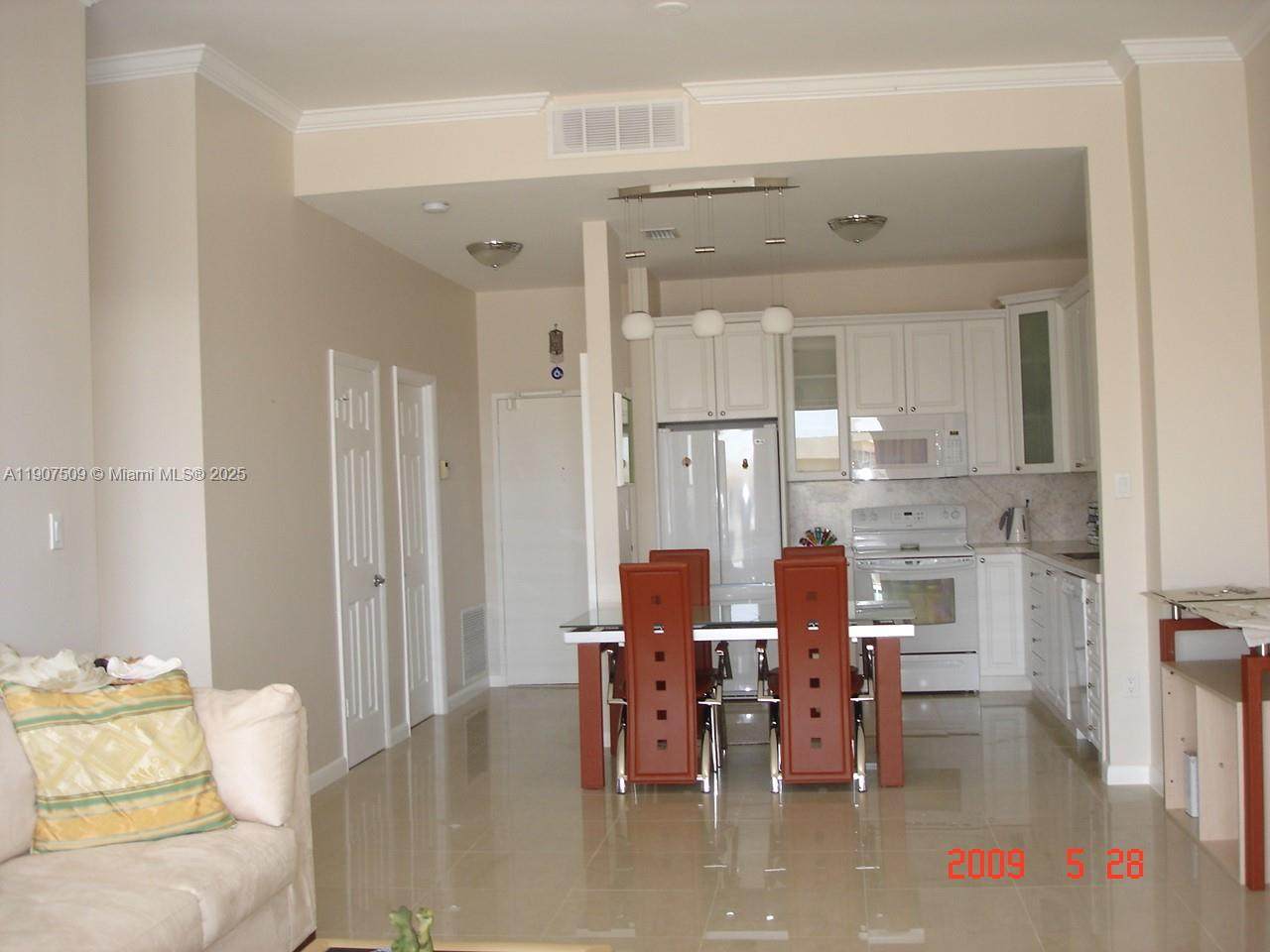 https://bt-photos.global.ssl.fastly.net/miami/orig_boomver_1_A11907509-2.jpg