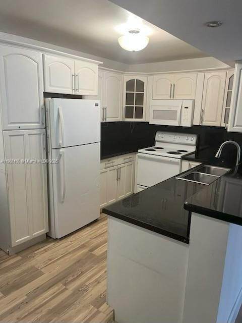 5530 61st St - Photo 1