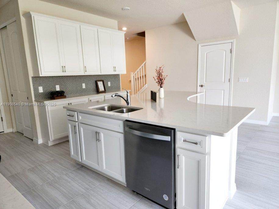 8189 Cinch Way - Photo 1