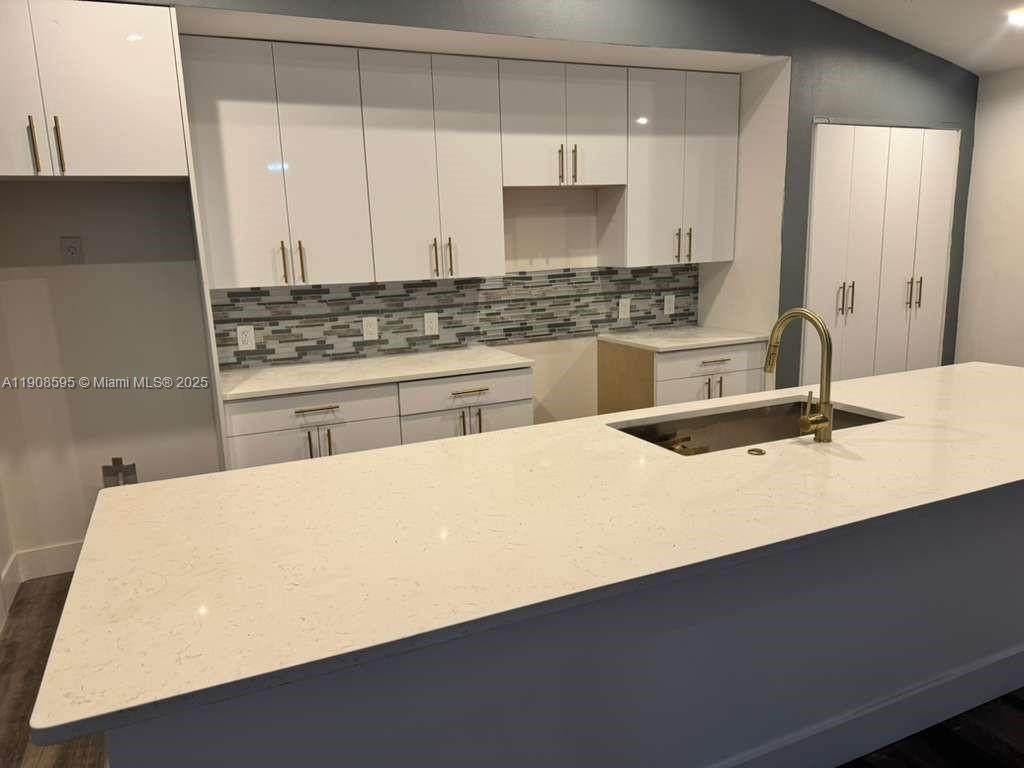 482 Marion Ave - Photo 1