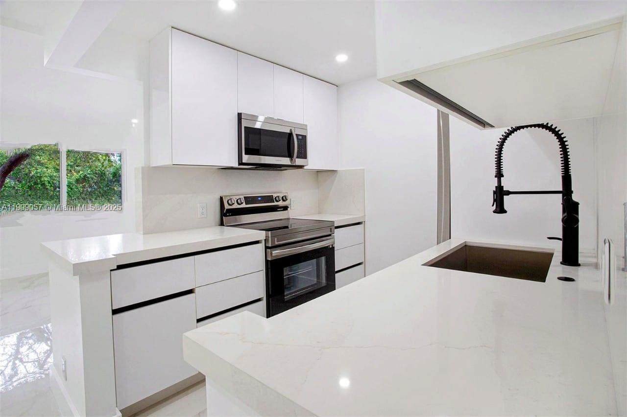 https://bt-photos.global.ssl.fastly.net/miami/1280_boomver_1_A11909057-2.jpg