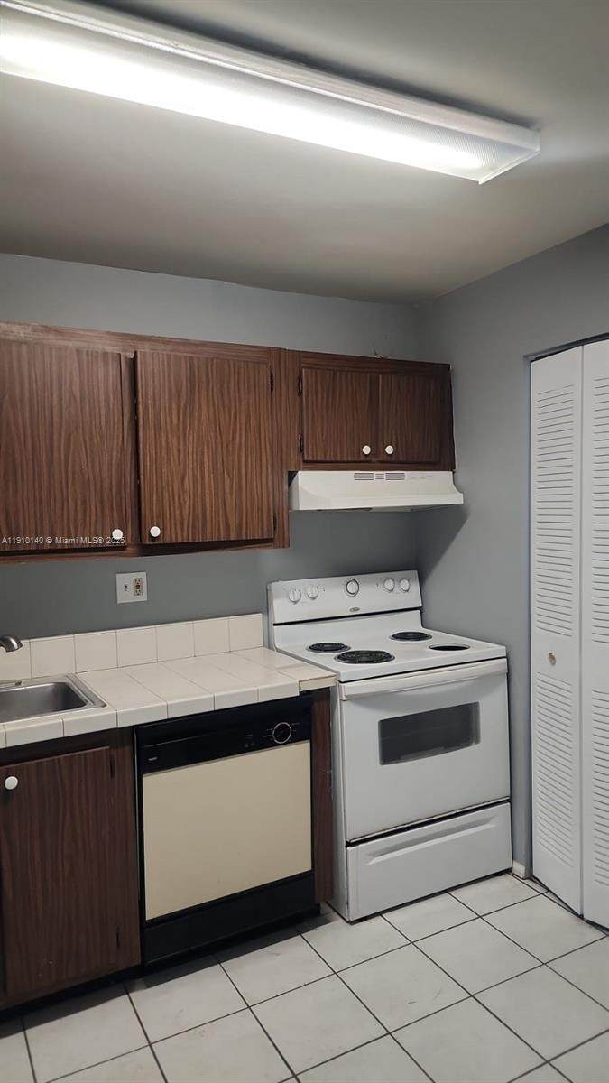 7900 Colony Cir S - Photo 1