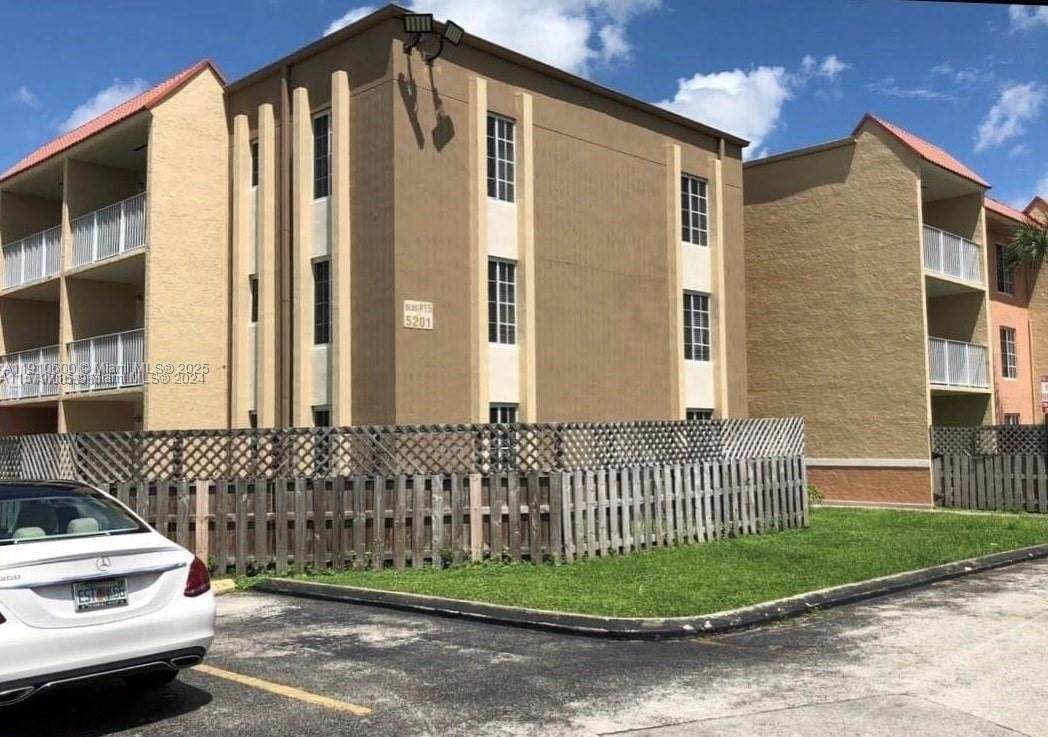 5112 79th Ave - Photo 1