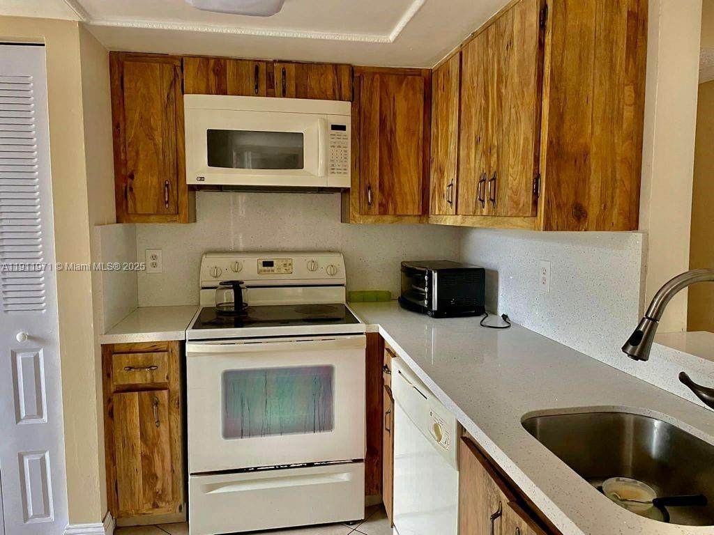 1040 80th Ave - Photo 1