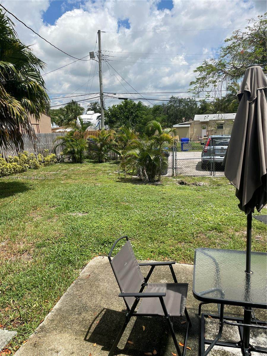 1913 Harding St - Photo 1