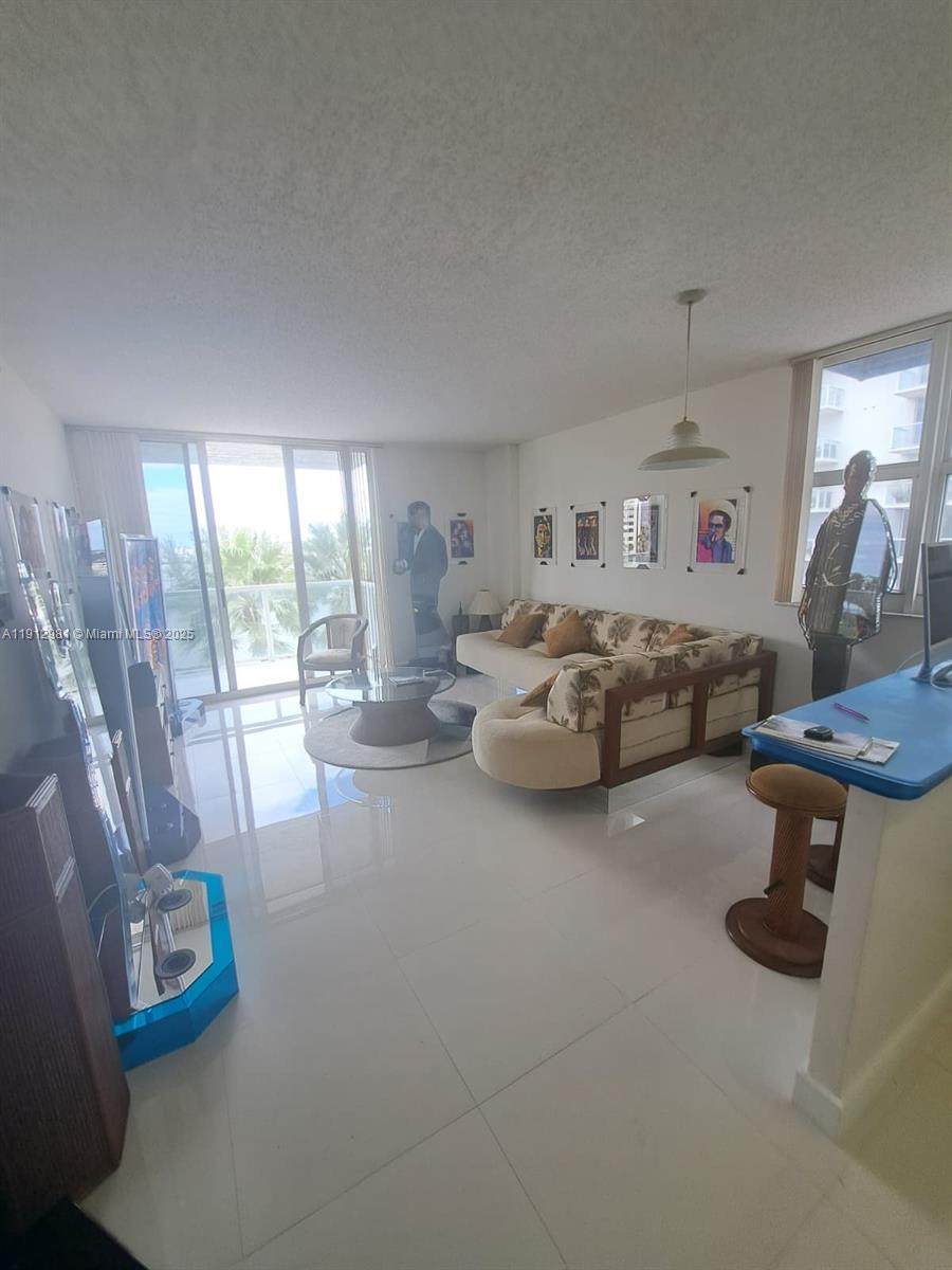 https://bt-photos.global.ssl.fastly.net/miami/orig_boomver_1_A11912981-2.jpg