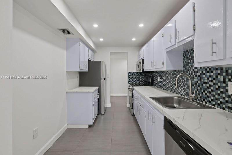 4174 Inverrary Dr - Photo 1