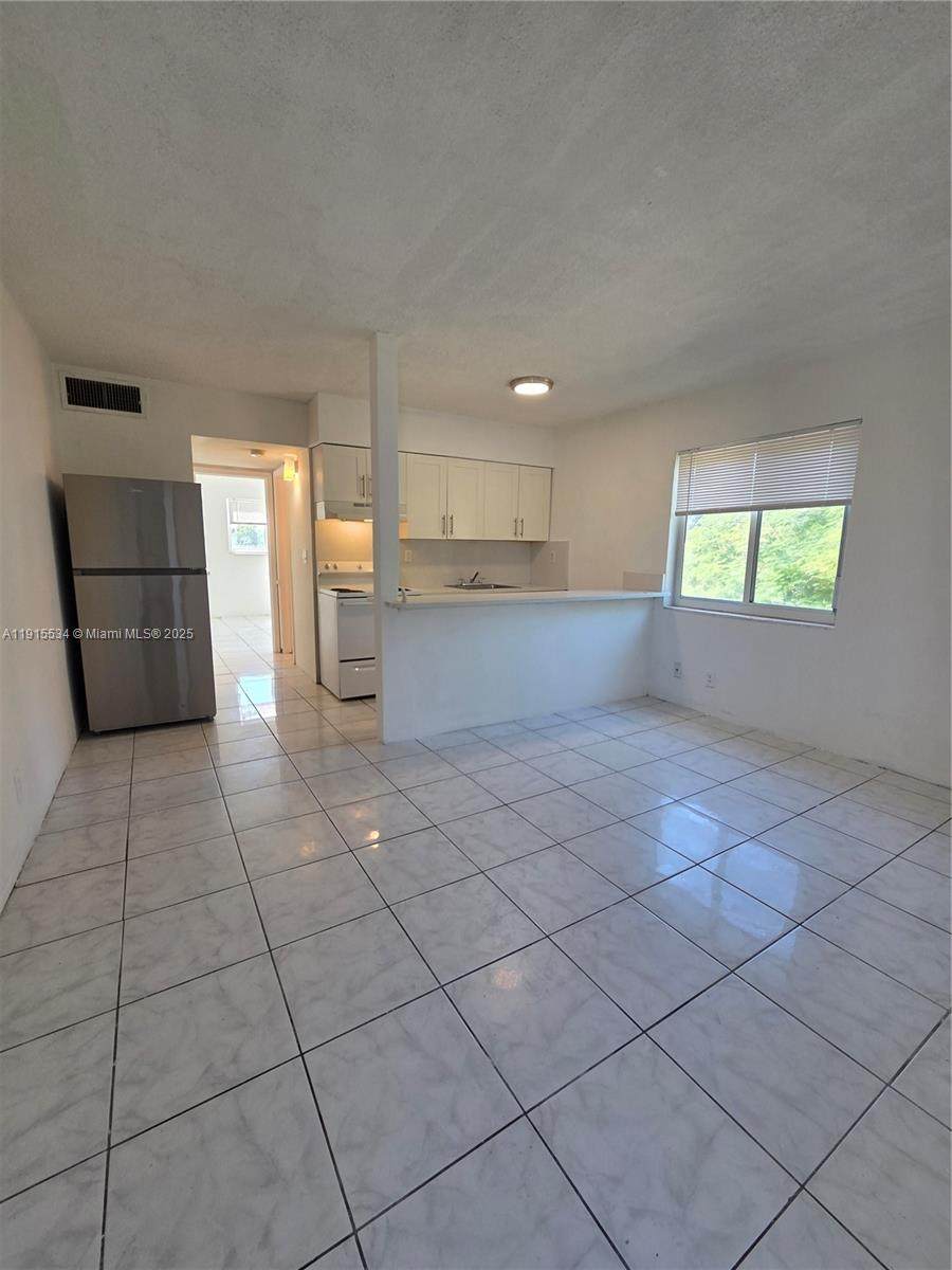 1400 17th Ave - Photo 1