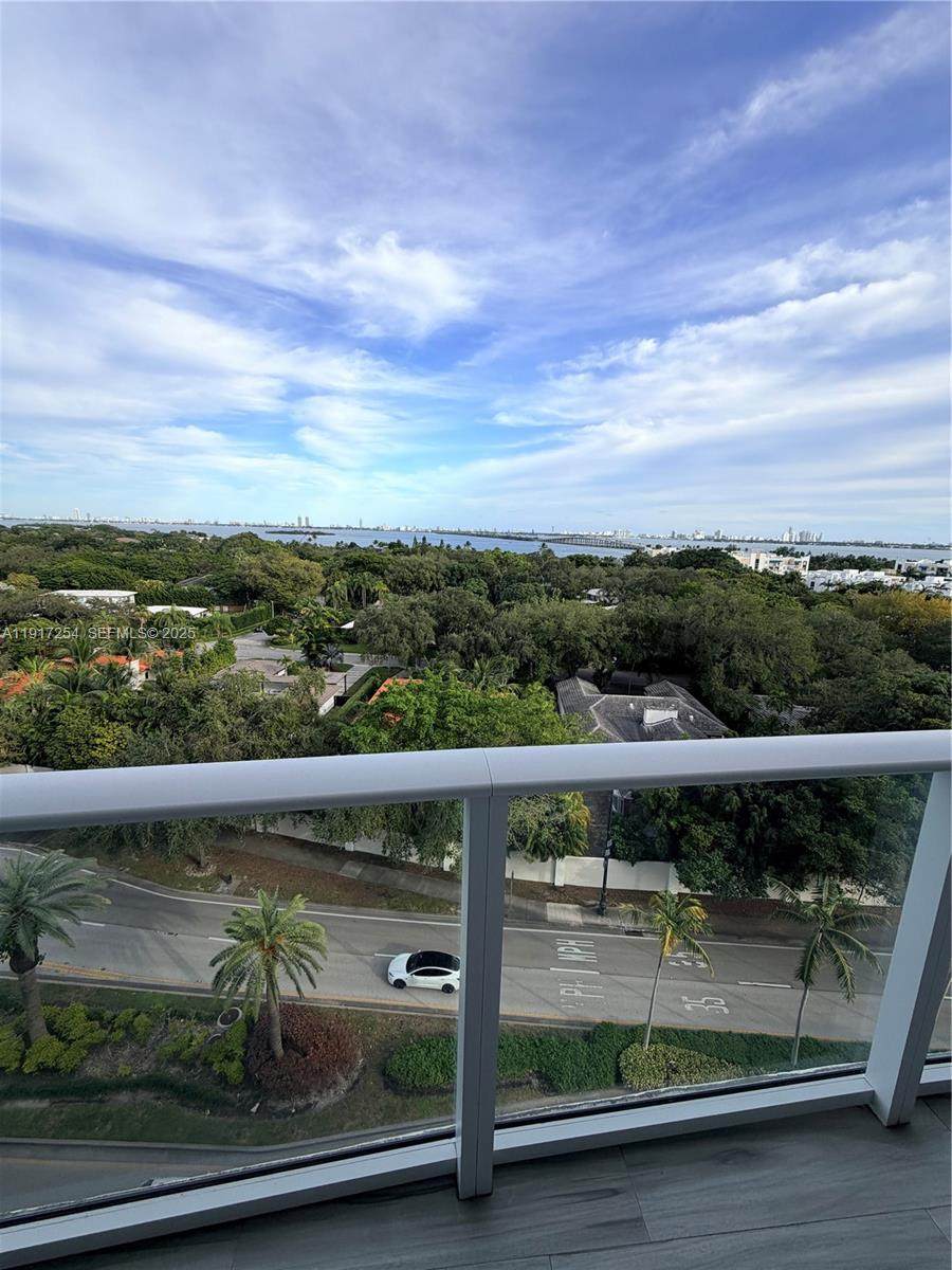 https://bt-photos.global.ssl.fastly.net/miami/orig_boomver_1_A11917254-2.jpg