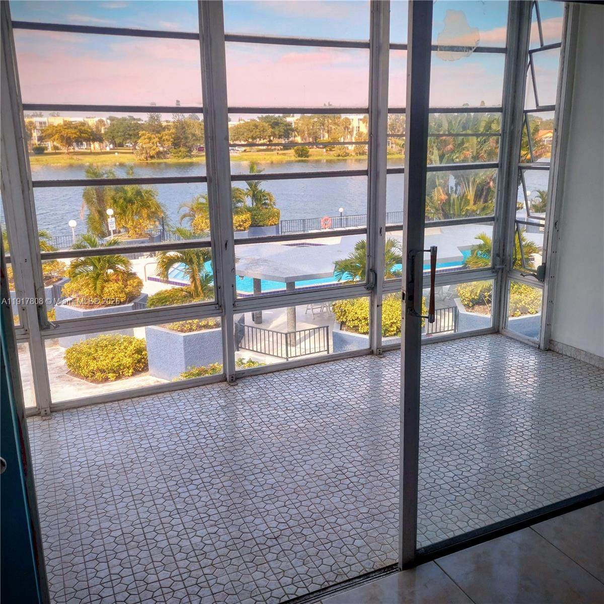 877 195th St - Photo 1