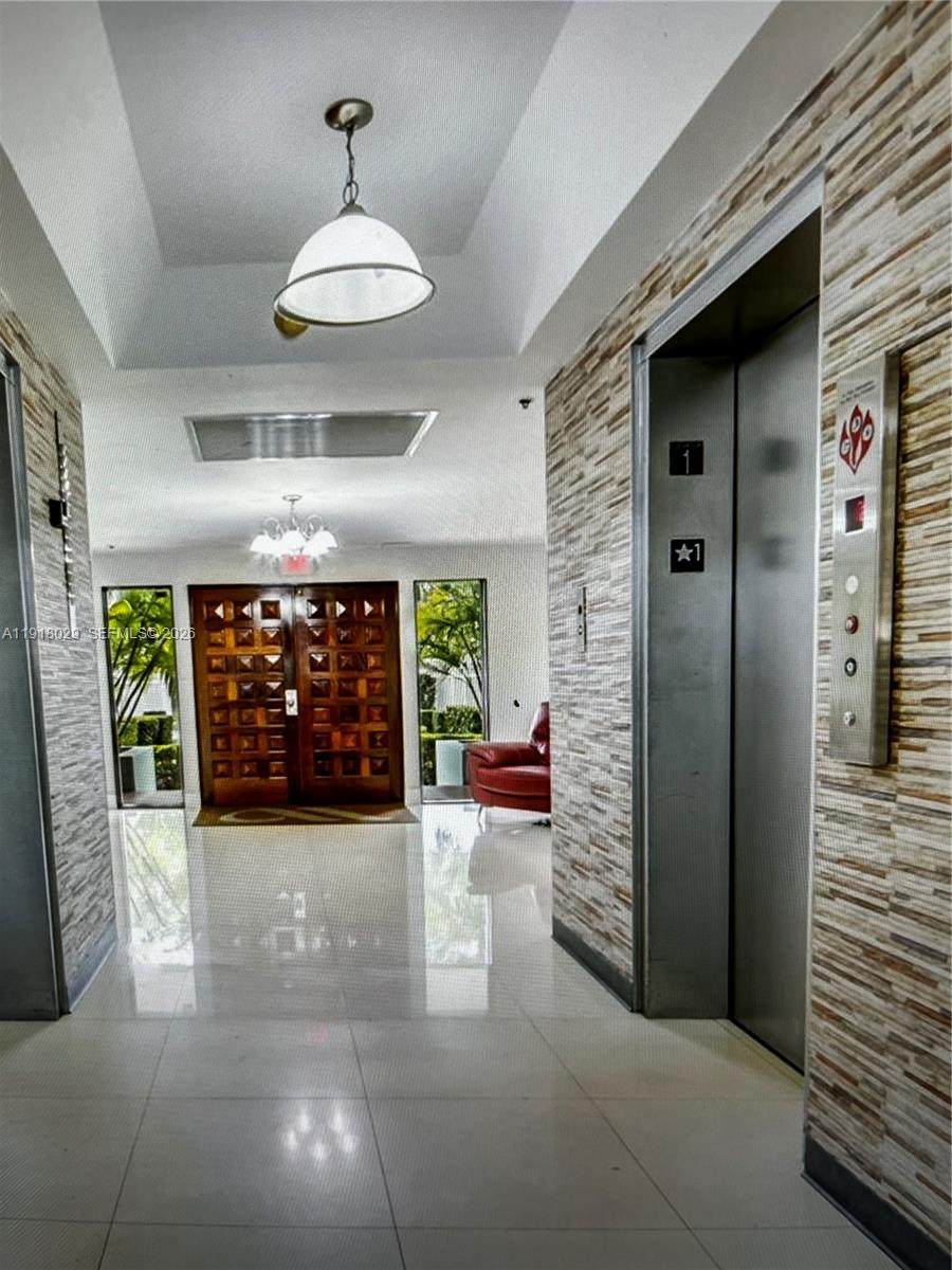 https://bt-photos.global.ssl.fastly.net/miami/orig_boomver_1_A11918029-2.jpg
