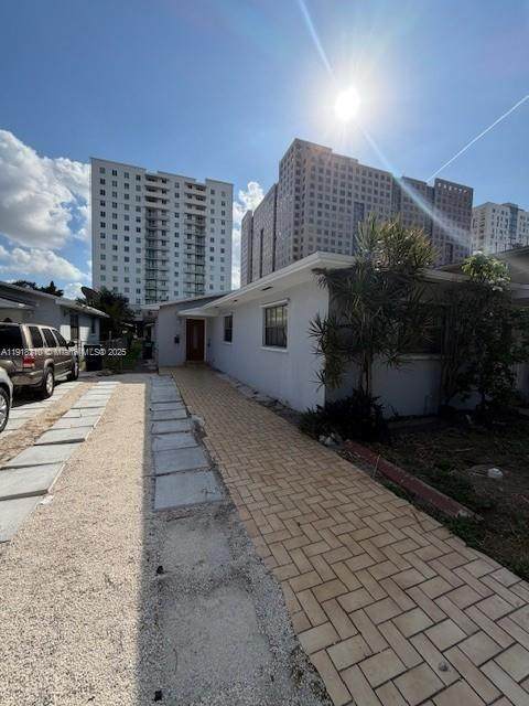 10890 6th St - Photo 1