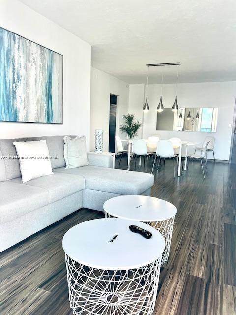 https://bt-photos.global.ssl.fastly.net/miami/orig_boomver_1_A11919098-2.jpg