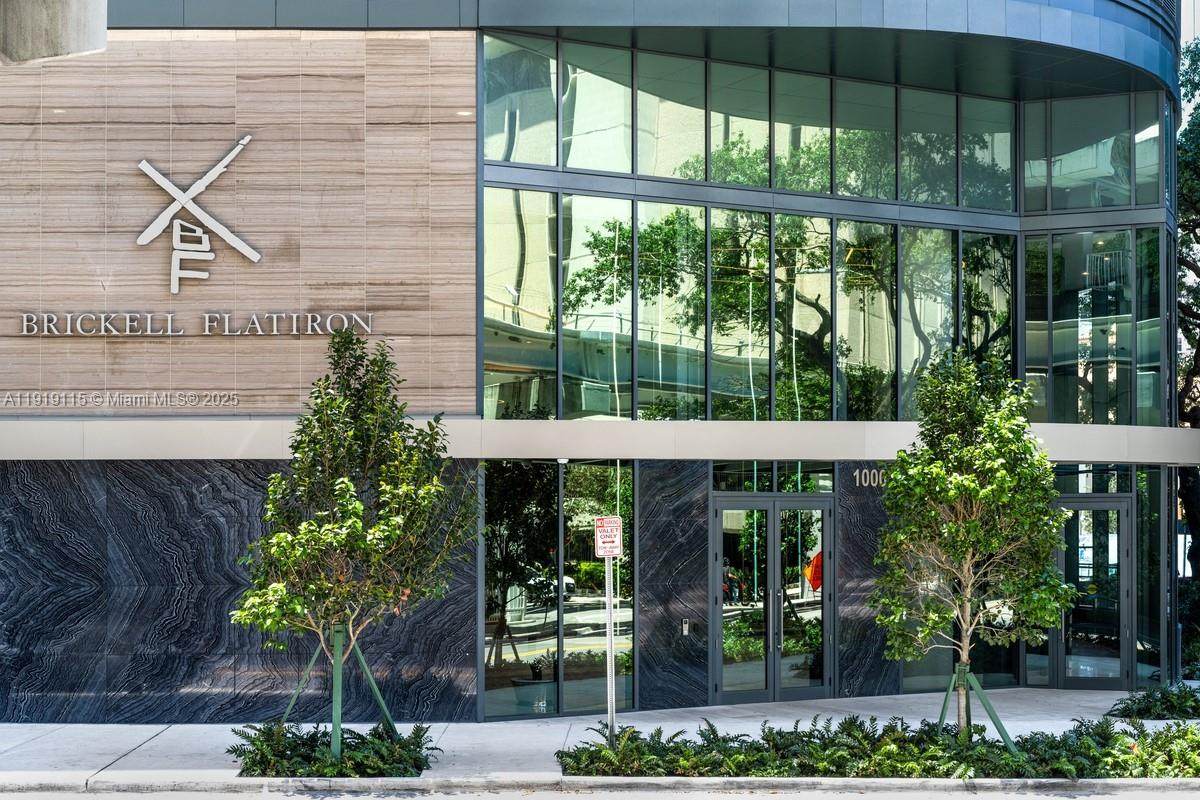 1000 Brickell Plz - Photo 1