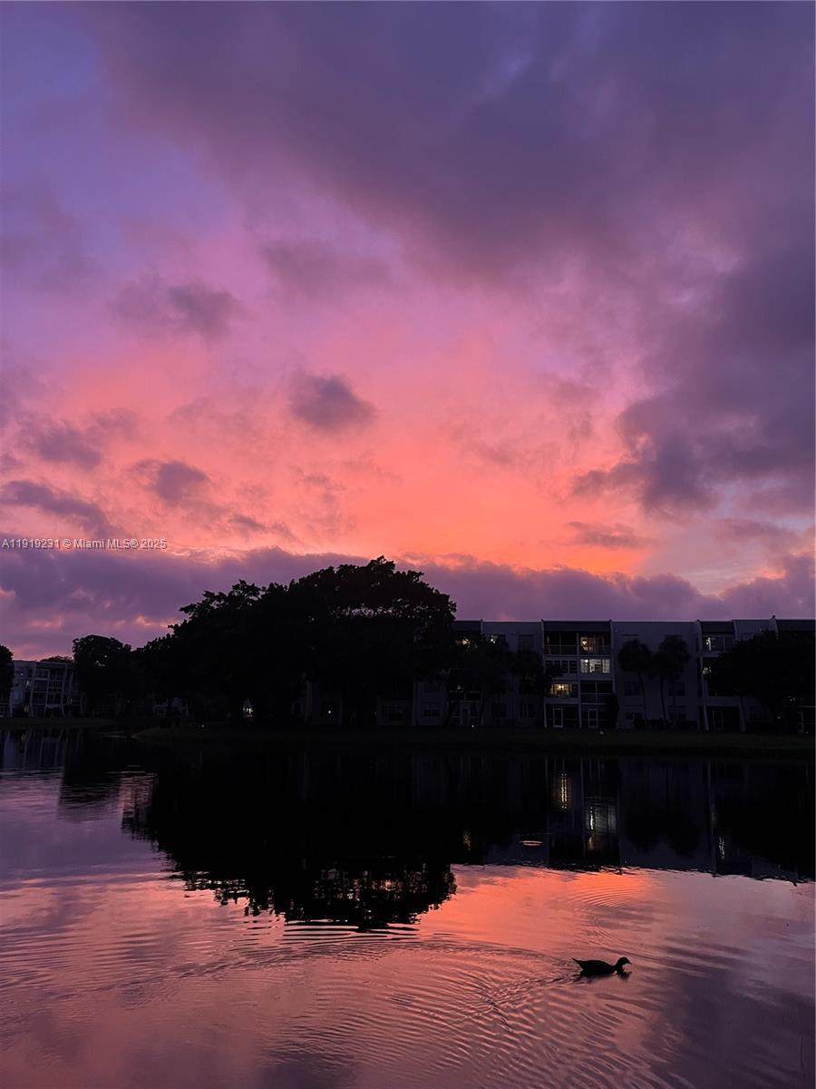 1522 Whitehall Dr - Photo 1