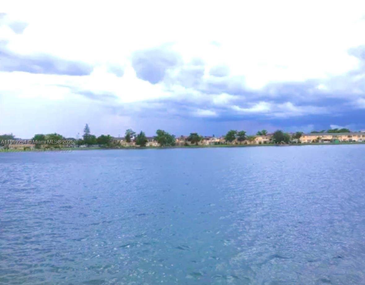 18900 3rd Ct - Photo 1