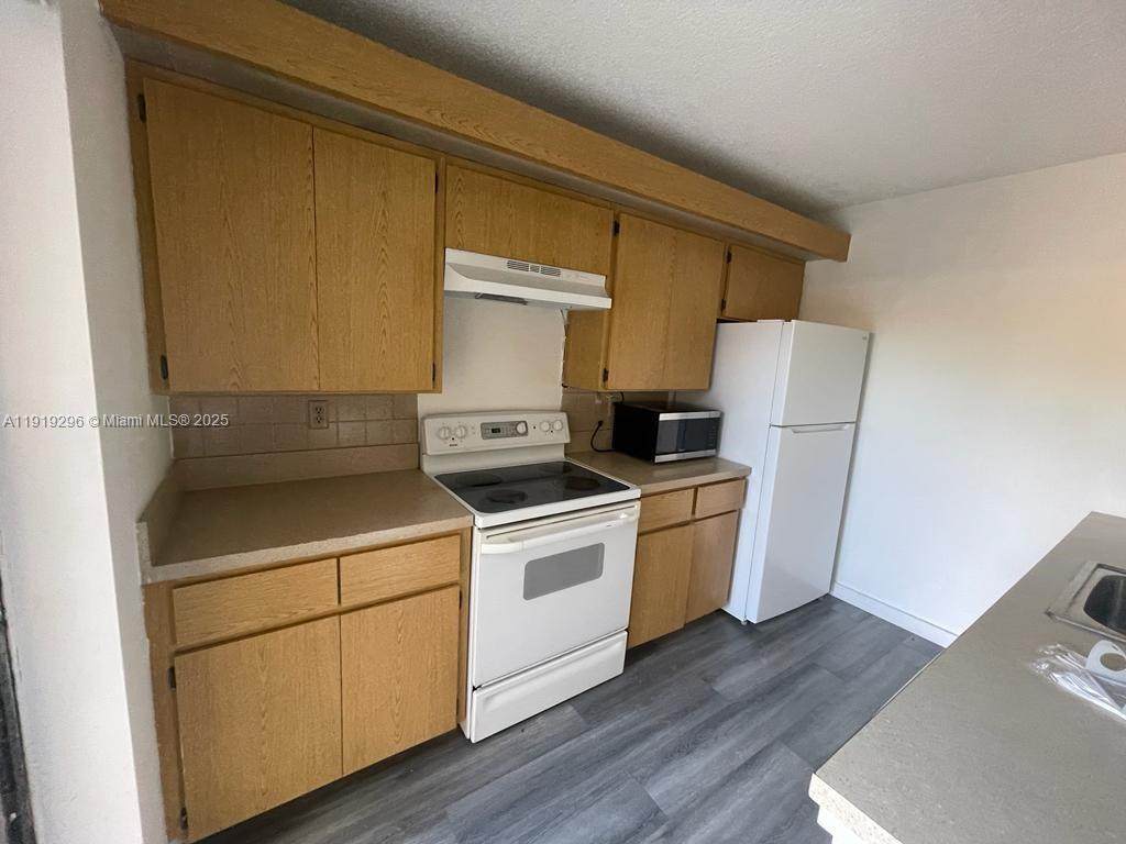 513 GREEN Springs Place - Photo 1