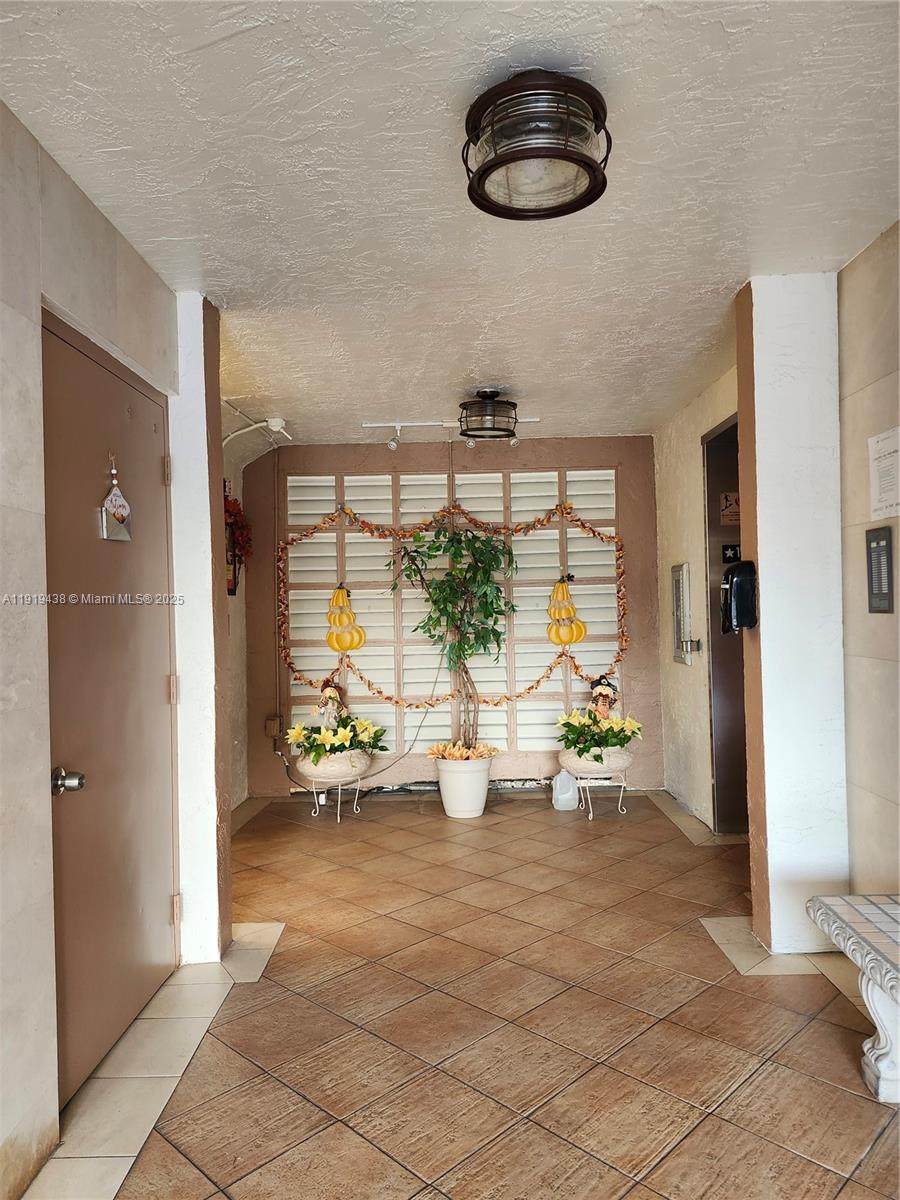 https://bt-photos.global.ssl.fastly.net/miami/orig_boomver_1_A11919438-2.jpg