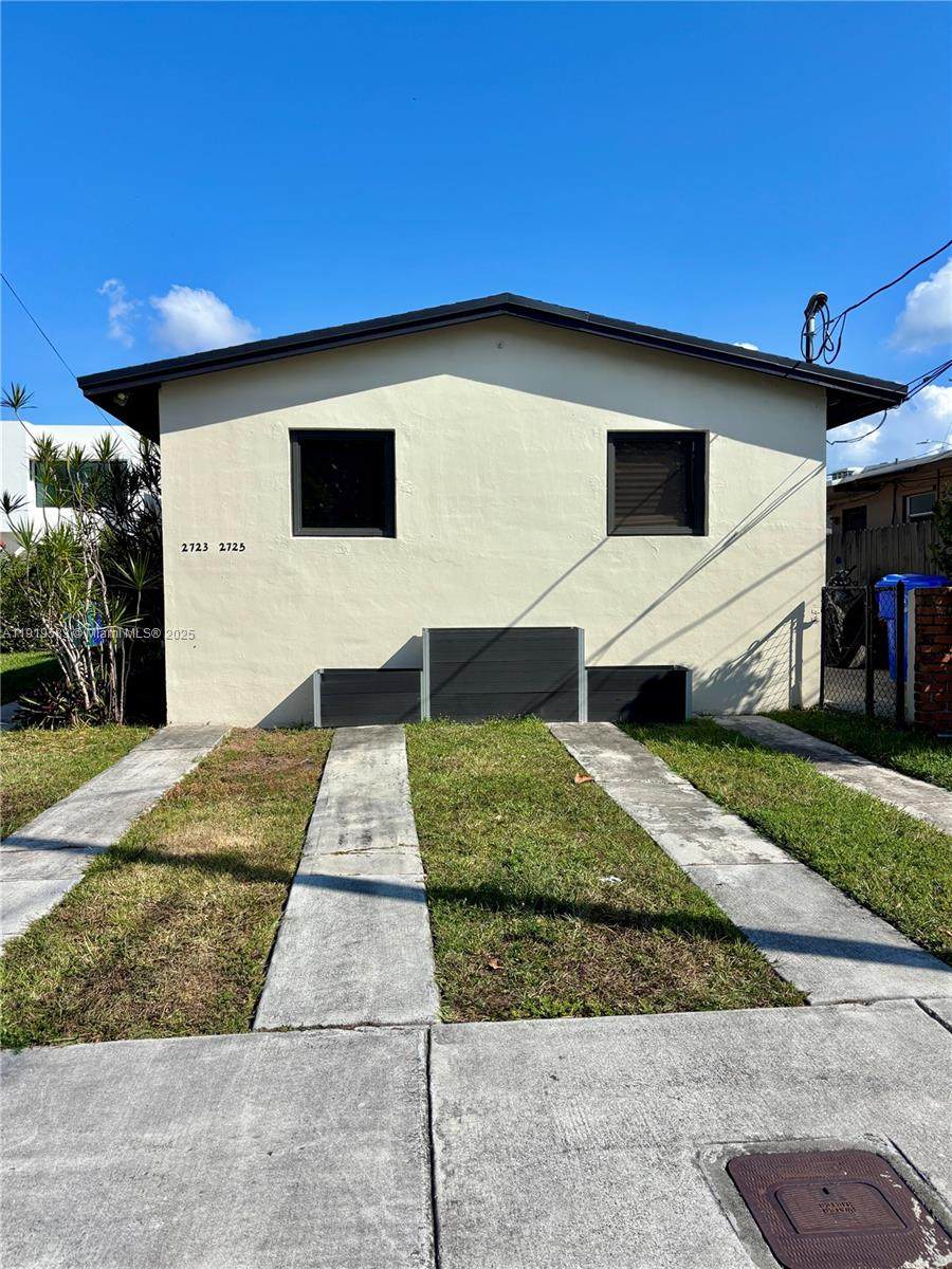 2723 31st Ct - Photo 1