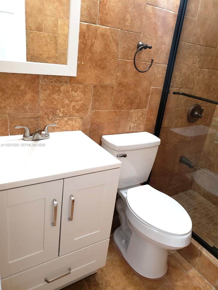 https://bt-photos.global.ssl.fastly.net/miami/1280_boomver_1_A11921029-2.jpg
