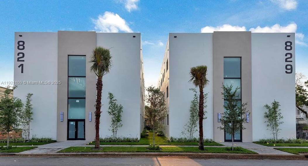 829 18th Ave - Photo 1