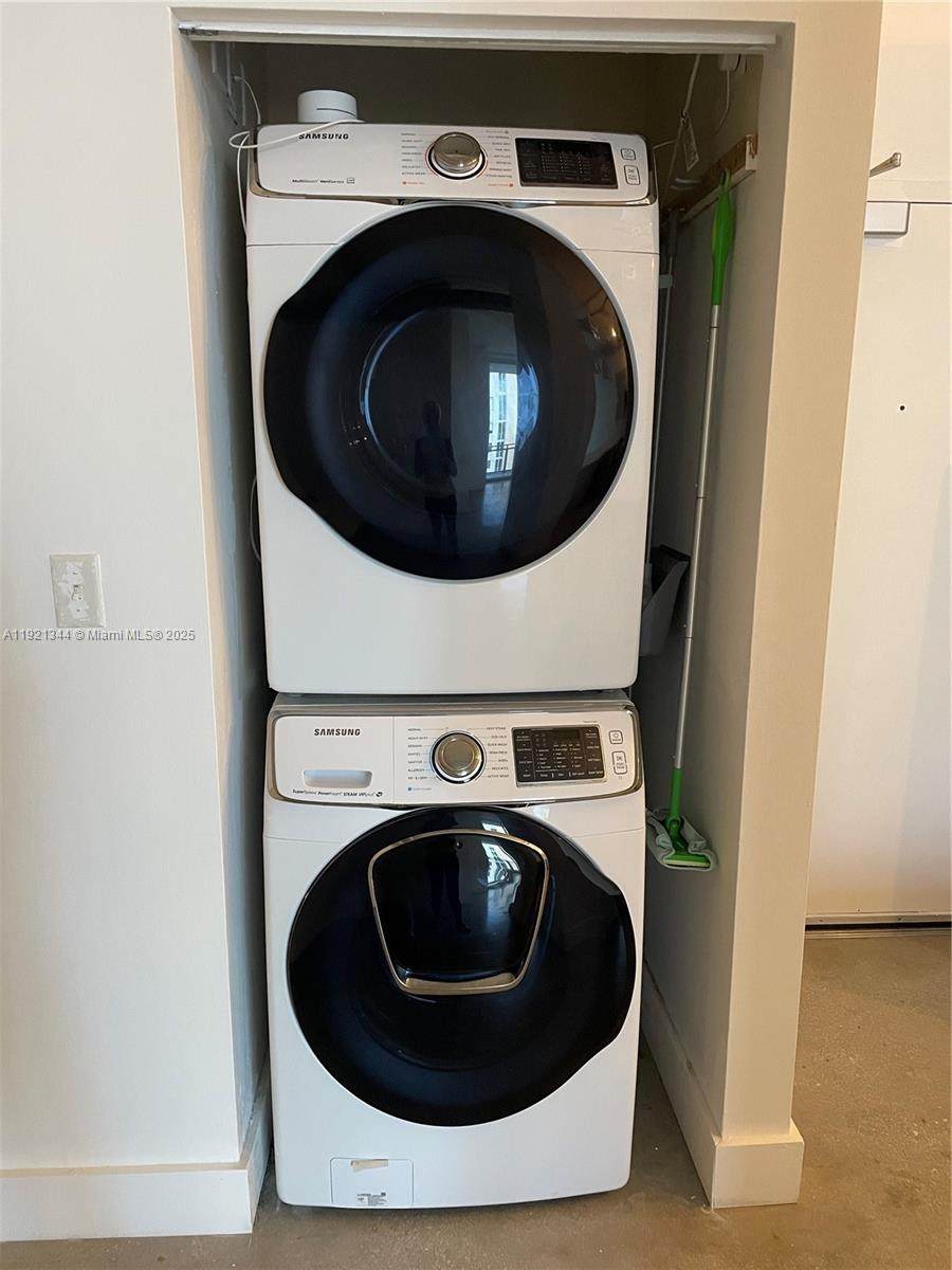 444 30th St - Photo 1